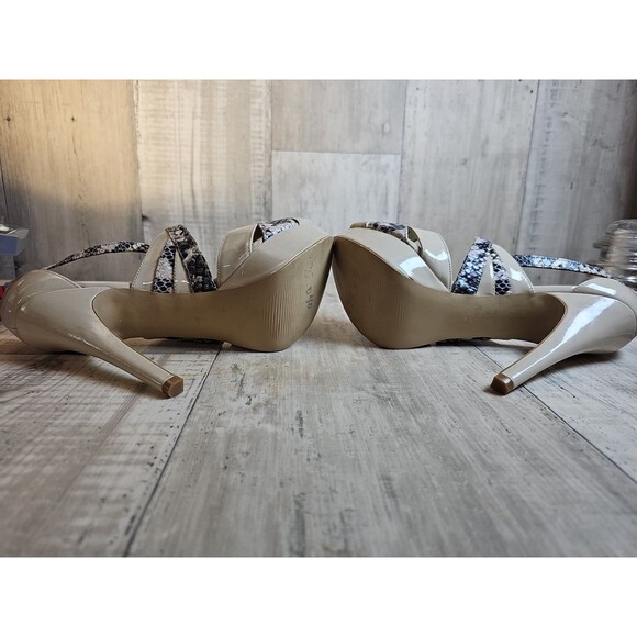 Guess Women’s Platform Heels Cream Gold Snakeskin Open Toe Ankle Strap 7.5 - Picture 4 of 13